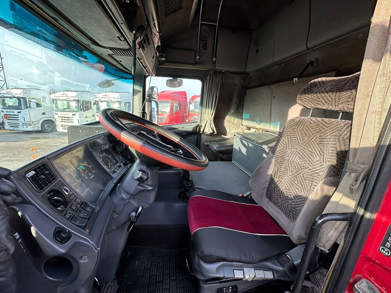 شاحنة جرار Scania R124: صور 8