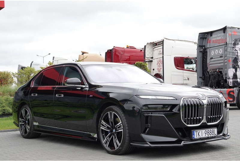 BMW 7 xDrive M Sport - سيدان: صور 4 BMW 7 xDrive M Sport - سيدان: صور 4