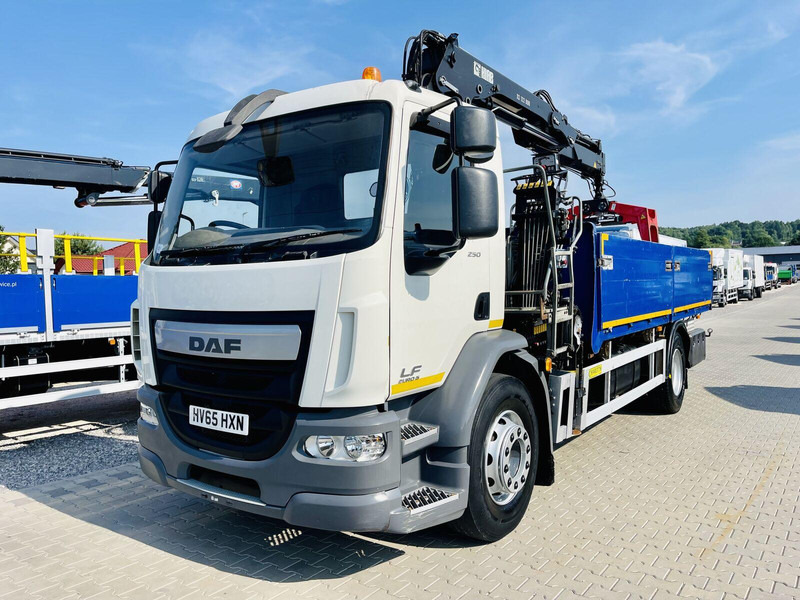 DAF LF CF 250 Right Handed - شاحنات مسطحة, شاحنة كرين: صور 1 DAF LF CF 250 Right Handed - شاحنات مسطحة, شاحنة كرين: صور 1