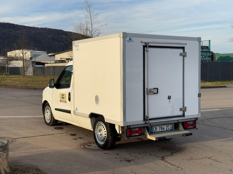 Fiat Doblò Ohne Originale Brief - الشاحنات الصغيرة المبردة: صور 5 Fiat Doblò Ohne Originale Brief - الشاحنات الصغيرة المبردة: صور 5