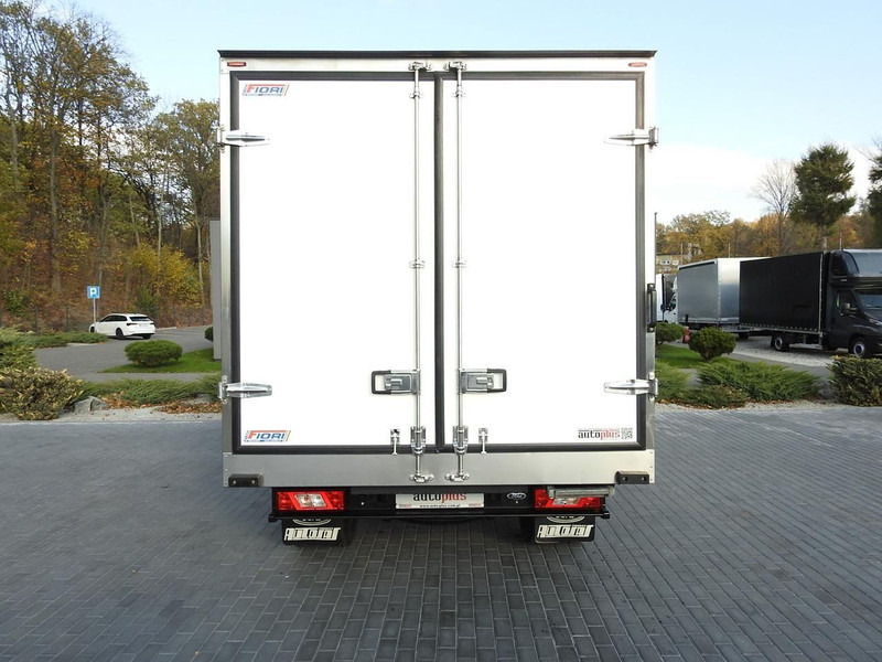 الشاحنات الصغيرة المبردة Ford TRANSIT CHŁODNIA KONTENER -10*C ZASILANIE 230V TEMPOMAT KLIMATYZ: صور 11 الشاحنات الصغيرة المبردة Ford TRANSIT CHŁODNIA KONTENER -10*C ZASILANIE 230V TEMPOMAT KLIMATYZ: صور 11