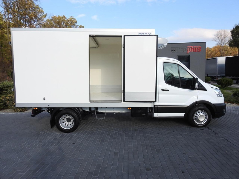 الشاحنات الصغيرة المبردة Ford TRANSIT CHŁODNIA KONTENER -10*C ZASILANIE 230V TEMPOMAT KLIMATYZ: صور 8 الشاحنات الصغيرة المبردة Ford TRANSIT CHŁODNIA KONTENER -10*C ZASILANIE 230V TEMPOMAT KLIMATYZ: صور 8