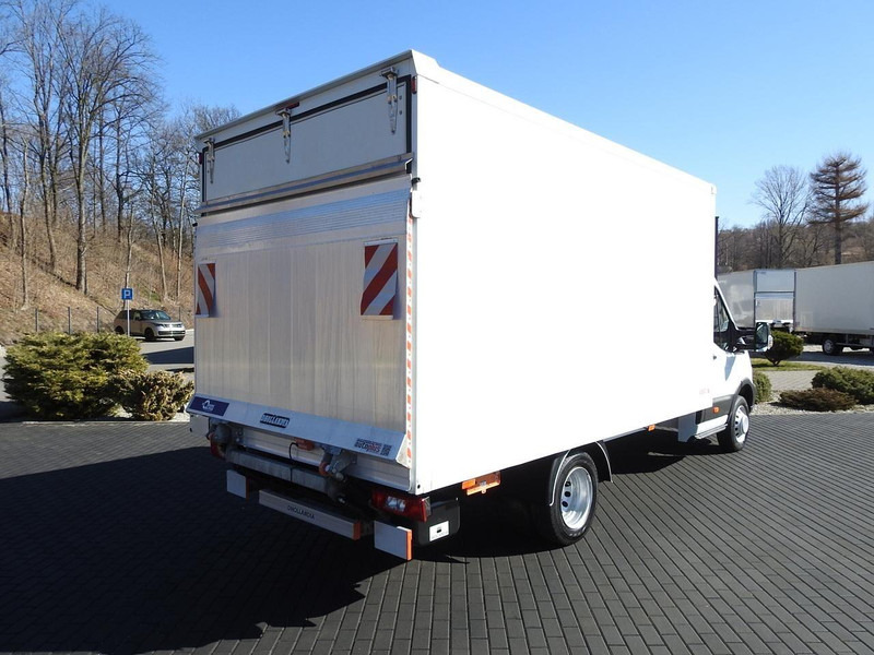 Ford TRANSIT  KONTENER WINDA 8 PALET BLIŹNIACZE KOŁA KLIMATYZACJA  13 - الشاحنات الصغيرة صندوق مغلق: صور 3 Ford TRANSIT  KONTENER WINDA 8 PALET BLIŹNIACZE KOŁA KLIMATYZACJA  13 - الشاحنات الصغيرة صندوق مغلق: صور 3