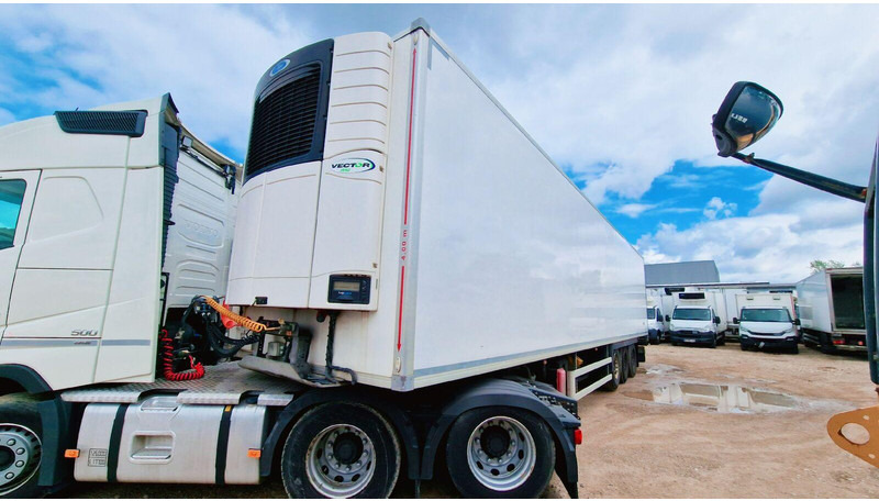 Fruehauf FST 4 FC - مبردة نصف مقطورة: صور 1 Fruehauf FST 4 FC - مبردة نصف مقطورة: صور 1