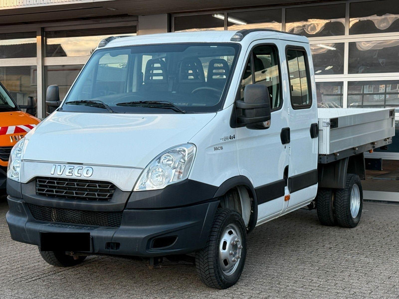 Iveco Daily 35C15 flatbed - الشاحنات الصغيرة المسطحة, الشاحنات الصغيرة كابينة مزدوجة: صور 1 Iveco Daily 35C15 flatbed - الشاحنات الصغيرة المسطحة, الشاحنات الصغيرة كابينة مزدوجة: صور 1