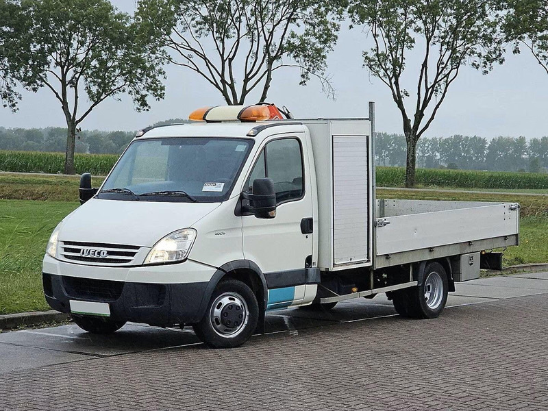 Iveco Daily 40C15 - Flatbed + crane - شاحنات مسطحة, شاحنة كرين: صور 1 Iveco Daily 40C15 - Flatbed + crane - شاحنات مسطحة, شاحنة كرين: صور 1