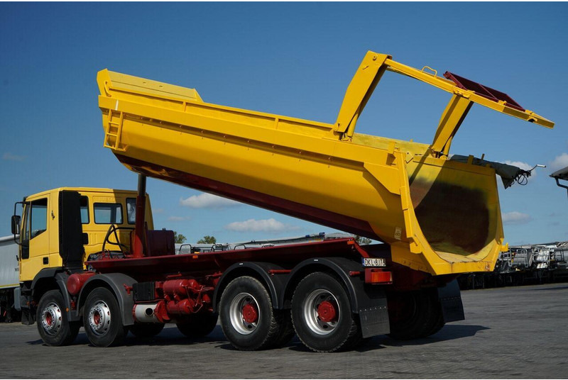 Iveco EUROTRAKKER 340 / 8x4 / TYLNOZSYPOWA / HYDROKLAPA / MANUAL - قلابات: صور 4 Iveco EUROTRAKKER 340 / 8x4 / TYLNOZSYPOWA / HYDROKLAPA / MANUAL - قلابات: صور 4