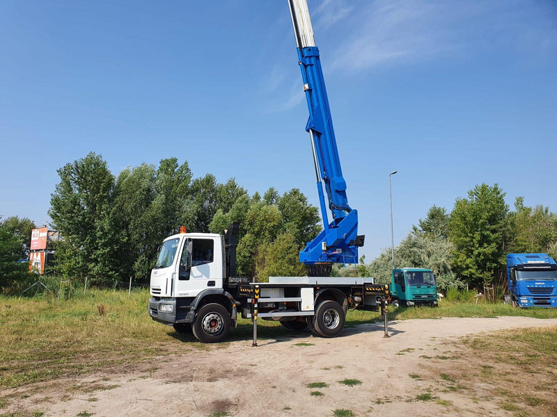 Iveco Eurocargo ML 180 E 24 - Bizocchi KJF 320 lifting basket 32 m - شاحنة, شاحنة كرين: صور 2 Iveco Eurocargo ML 180 E 24 - Bizocchi KJF 320 lifting basket 32 m - شاحنة, شاحنة كرين: صور 2