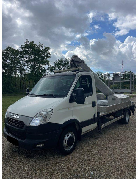Iveco Lifting basket 16 m - الشاحنات الصغيرة: صور 1 Iveco Lifting basket 16 m - الشاحنات الصغيرة: صور 1