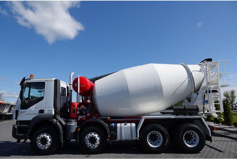 Iveco TRAKKER 410 / 8X4 / BETONOMIESZARKA 9 M3 / PUTZMEISTER / ALUFELG - شاحنة خلاطة خرسانة: صور 3 Iveco TRAKKER 410 / 8X4 / BETONOMIESZARKA 9 M3 / PUTZMEISTER / ALUFELG - شاحنة خلاطة خرسانة: صور 3