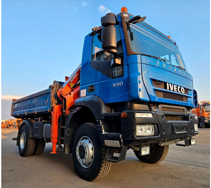 Iveco Trakker 190T33 4x4 M Tipper + Crane Atlas 120.2E - قلابات, شاحنة كرين: صور 2 Iveco Trakker 190T33 4x4 M Tipper + Crane Atlas 120.2E - قلابات, شاحنة كرين: صور 2