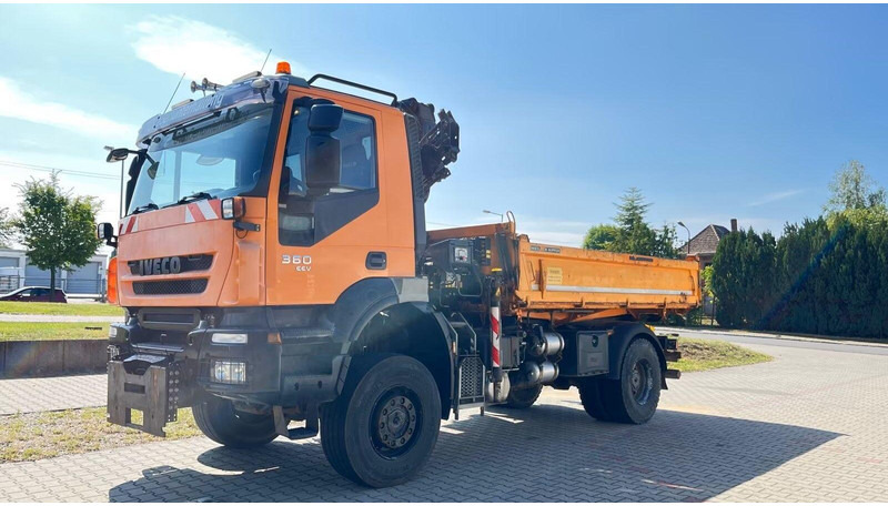 Iveco Trakker 360 EEV - 3 way tipper + crane - قلابات, شاحنة كرين: صور 2 Iveco Trakker 360 EEV - 3 way tipper + crane - قلابات, شاحنة كرين: صور 2