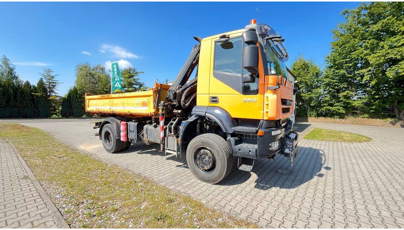Iveco Trakker 360 EEV - 3 way tipper + crane - قلابات, شاحنة كرين: صور 1 Iveco Trakker 360 EEV - 3 way tipper + crane - قلابات, شاحنة كرين: صور 1