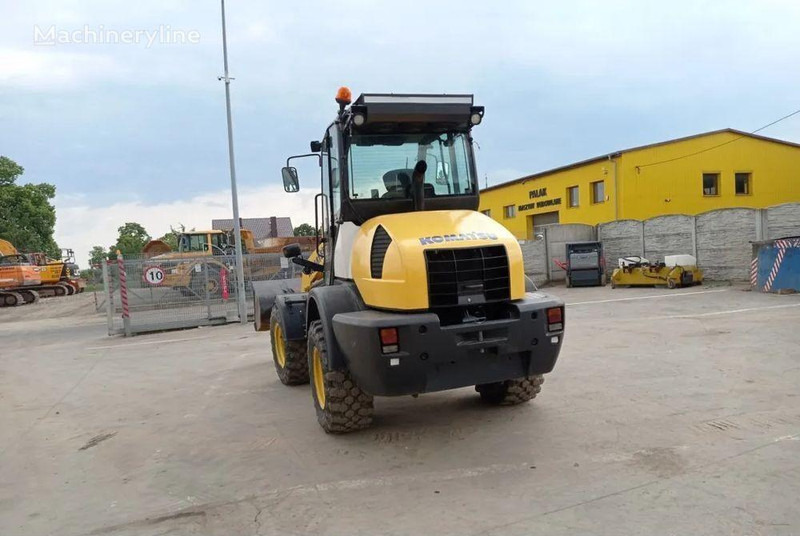 Komatsu WA 90-6 wheel loader - اللودر بعجل: صور 2 Komatsu WA 90-6 wheel loader - اللودر بعجل: صور 2