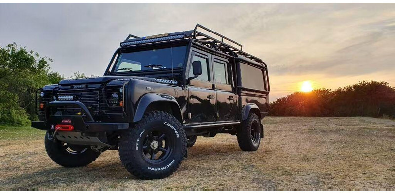 Land Rover Defender 130 - Off road 4x4 - سيارة دفع رباعي: صور 1 Land Rover Defender 130 - Off road 4x4 - سيارة دفع رباعي: صور 1