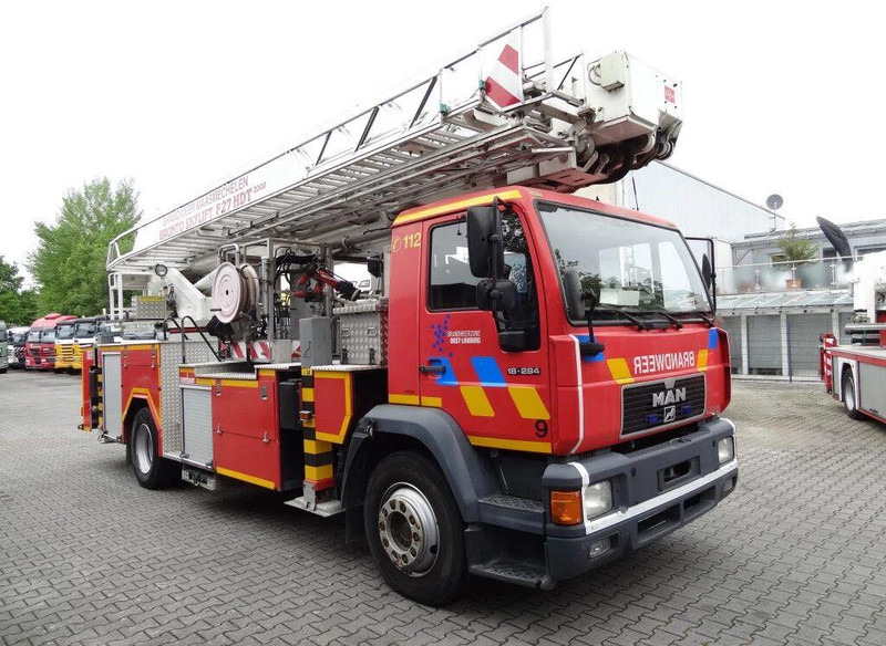 MAN 18.284 L2000 - Fire truck+ladder lift - المطافئ: صور 3 MAN 18.284 L2000 - Fire truck+ladder lift - المطافئ: صور 3