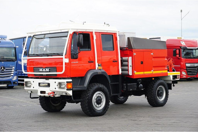 MAN LE 220 / 4 X 4 / DOKA / STRAŻ POZARNA - المطافئ: صور 1 MAN LE 220 / 4 X 4 / DOKA / STRAŻ POZARNA - المطافئ: صور 1