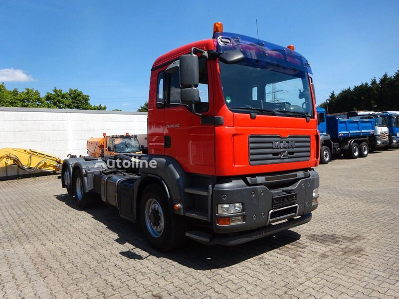 MAN TGA 26.360 - Hook lift truck 6x4 - شاحنة ذات الخطاف, شاحنة كرين: صور 3 MAN TGA 26.360 - Hook lift truck 6x4 - شاحنة ذات الخطاف, شاحنة كرين: صور 3