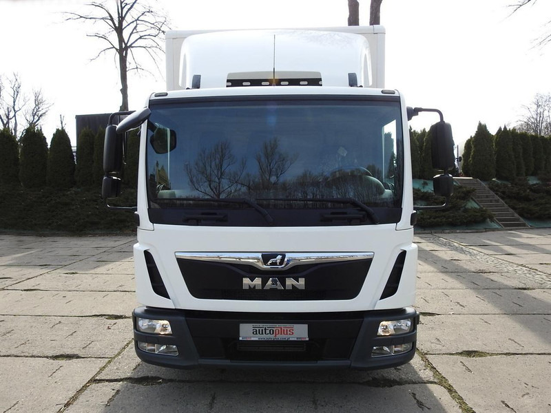 MAN TGL 8.18 KONTENER 16 PALET TEMPOMAT BLIŹNIACZE KOŁA 180KM [ 36 - بصندوق مغلق شاحنة: صور 5 MAN TGL 8.18 KONTENER 16 PALET TEMPOMAT BLIŹNIACZE KOŁA 180KM [ 36 - بصندوق مغلق شاحنة: صور 5