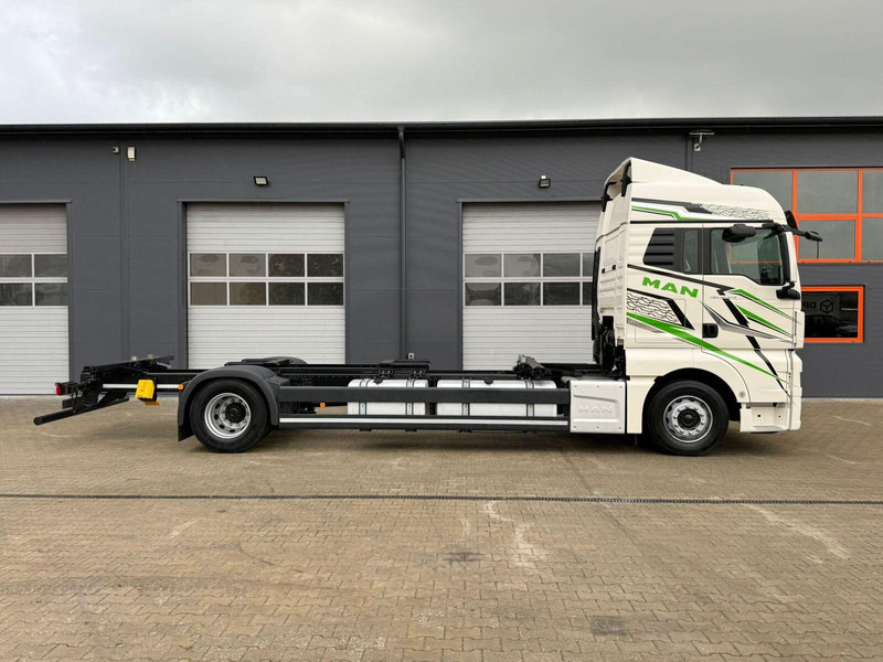 MAN TGX 18.470 // Przebieg 252 tyś. km !!! // Ciężarówka jak nowa // - الشاسيه شاحنة: صور 5 MAN TGX 18.470 // Przebieg 252 tyś. km !!! // Ciężarówka jak nowa // - الشاسيه شاحنة: صور 5