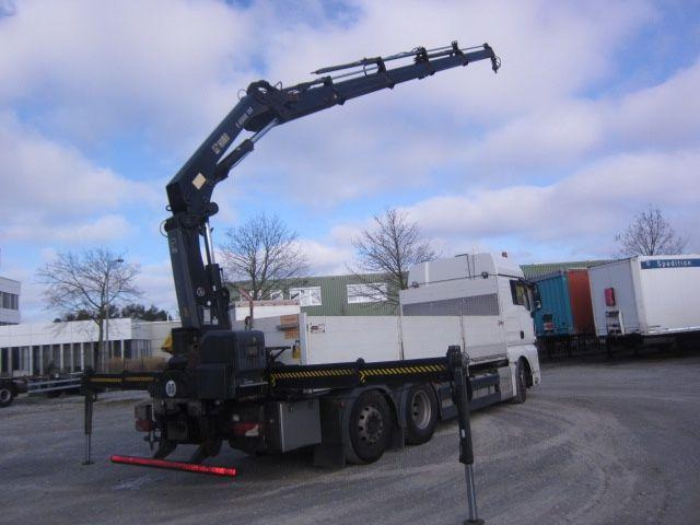 MAN TGX 26.440 mit Hiab-Kran Funkfernbedienung - شاحنات مسطحة, شاحنة كرين: صور 5 MAN TGX 26.440 mit Hiab-Kran Funkfernbedienung - شاحنات مسطحة, شاحنة كرين: صور 5