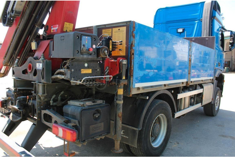 Mercedes-Benz 1848 4x4 Crane HMF 1820 - شاحنات مسطحة, شاحنة كرين: صور 4 Mercedes-Benz 1848 4x4 Crane HMF 1820 - شاحنات مسطحة, شاحنة كرين: صور 4