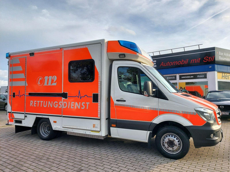 Mercedes-Benz 519 CDI Ambulance - سيارة إسعاف: صور 5 Mercedes-Benz 519 CDI Ambulance - سيارة إسعاف: صور 5