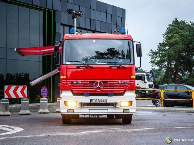 Mercedes-Benz ACTROS 1835 4x2 ZIEGLER FIRE BRIGADE - المطافئ: صور 3 Mercedes-Benz ACTROS 1835 4x2 ZIEGLER FIRE BRIGADE - المطافئ: صور 3