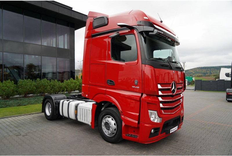Mercedes-Benz ACTROS 1845 - شاحنة جرار: صور 3 Mercedes-Benz ACTROS 1845 - شاحنة جرار: صور 3