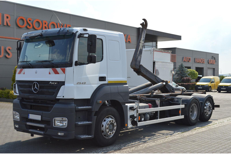 Mercedes-Benz AXOR 2543 HOOK JANCO HS20 14T KLIMA WEBASTO Bed Steering Axle Au - شاحنة ذات الخطاف: صور 1 Mercedes-Benz AXOR 2543 HOOK JANCO HS20 14T KLIMA WEBASTO Bed Steering Axle Au - شاحنة ذات الخطاف: صور 1