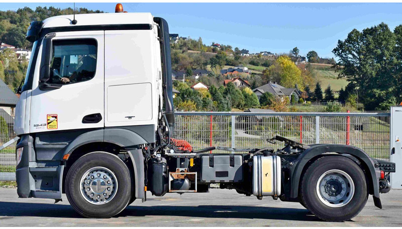 Mercedes-Benz Actros 1843 - شاحنة جرار: صور 3 Mercedes-Benz Actros 1843 - شاحنة جرار: صور 3