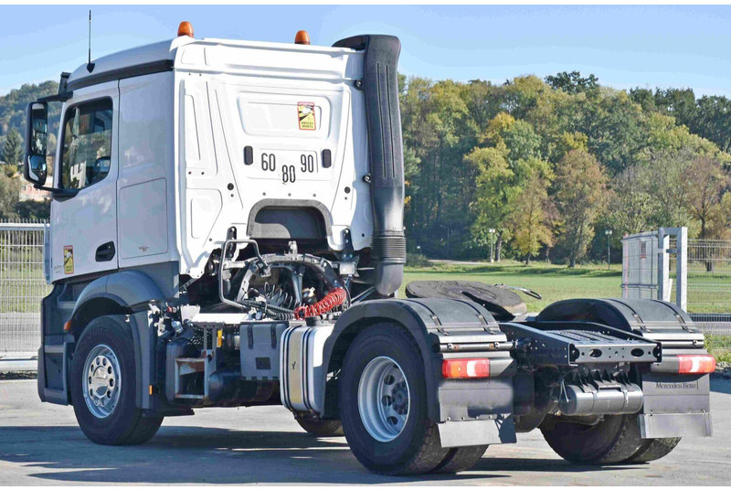 Mercedes-Benz Actros 1843 - شاحنة جرار: صور 5 Mercedes-Benz Actros 1843 - شاحنة جرار: صور 5