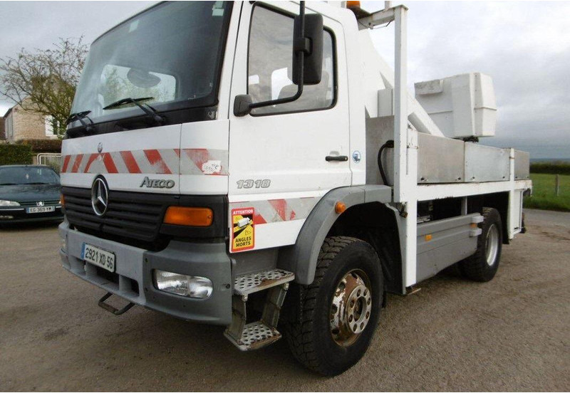 Mercedes-Benz Atego 1318 Nacelle - Lifting basket truck - شاحنة, شاحنة كرين: صور 1 Mercedes-Benz Atego 1318 Nacelle - Lifting basket truck - شاحنة, شاحنة كرين: صور 1
