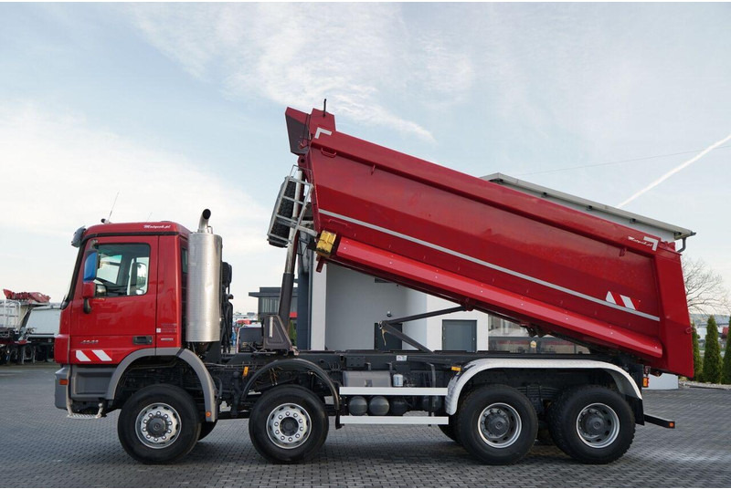 Mercedes-Benz CTROS 4141 / 8X6 / WYWROTKA TYLNOZSYPOWA / MEILLER KIPPER 5.3M / - قلابات: صور 5 Mercedes-Benz CTROS 4141 / 8X6 / WYWROTKA TYLNOZSYPOWA / MEILLER KIPPER 5.3M / - قلابات: صور 5