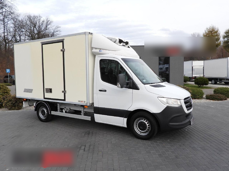 Mercedes-Benz SPRINTER 314 CHŁODNIA KONTENER -1*C TEMPOMAT NAWIGACJA KLIMATYZA - الشاحنات الصغيرة المبردة: صور 1 Mercedes-Benz SPRINTER 314 CHŁODNIA KONTENER -1*C TEMPOMAT NAWIGACJA KLIMATYZA - الشاحنات الصغيرة المبردة: صور 1