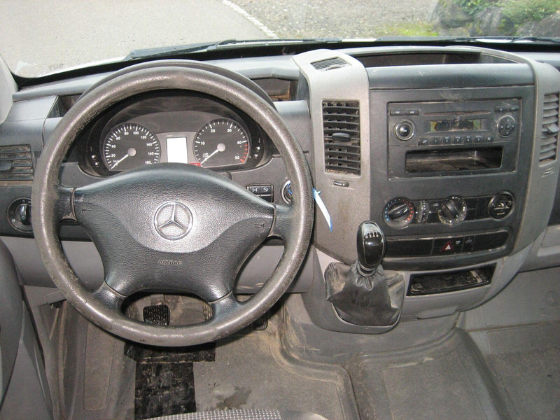 Mercedes-Benz Sprinter 316 CDI Doka - شاحنات مسطحة: صور 4 Mercedes-Benz Sprinter 316 CDI Doka - شاحنات مسطحة: صور 4