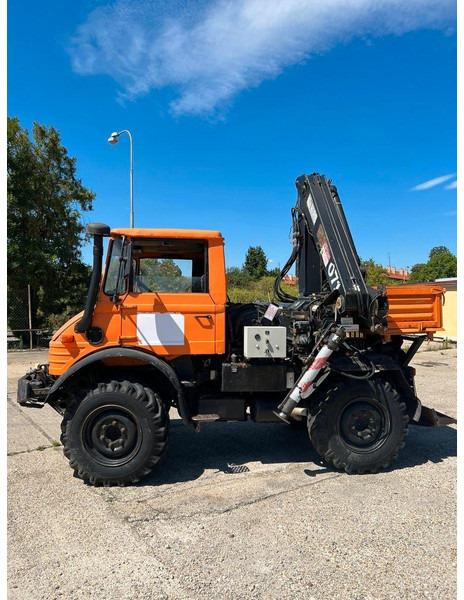 Mercedes-Benz UNIMOG U-900 - جرار بعجلتين: صور 1 Mercedes-Benz UNIMOG U-900 - جرار بعجلتين: صور 1