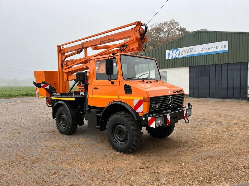 Mercedes-Benz Unimog 1200 4x4 - Lifting basket - شاحنة, شاحنة كرين: صور 2 Mercedes-Benz Unimog 1200 4x4 - Lifting basket - شاحنة, شاحنة كرين: صور 2