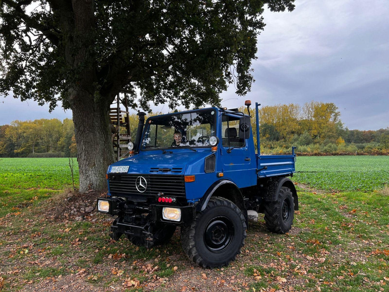 Mercedes-Benz Unimog 427 Platós hókotrócs - جرار بعجلتين: صور 3 Mercedes-Benz Unimog 427 Platós hókotrócs - جرار بعجلتين: صور 3