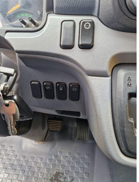 شاحنات مسطحة Mitsubishi 70 C 18 Fuso Canter Pritschenwagen Euro 6: صور 8 شاحنات مسطحة Mitsubishi 70 C 18 Fuso Canter Pritschenwagen Euro 6: صور 8