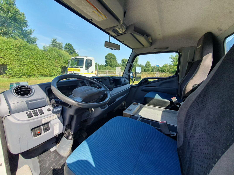 Mitsubishi Fuso Canter 7C15 - Flatbed truck + crane - شاحنات مسطحة, شاحنة كرين: صور 5 Mitsubishi Fuso Canter 7C15 - Flatbed truck + crane - شاحنات مسطحة, شاحنة كرين: صور 5