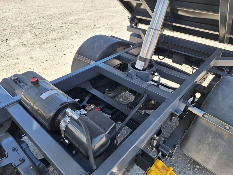 قلاب صغير Nissan Cabstar 2,5 TDi - 3 sided Tipper: صور 18 قلاب صغير Nissan Cabstar 2,5 TDi - 3 sided Tipper: صور 18