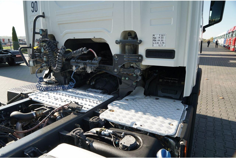 شاحنة جرار Scania P 450 / RETARDER / HYDRAULIKA / NISKA KABINA: صور 16 شاحنة جرار Scania P 450 / RETARDER / HYDRAULIKA / NISKA KABINA: صور 16