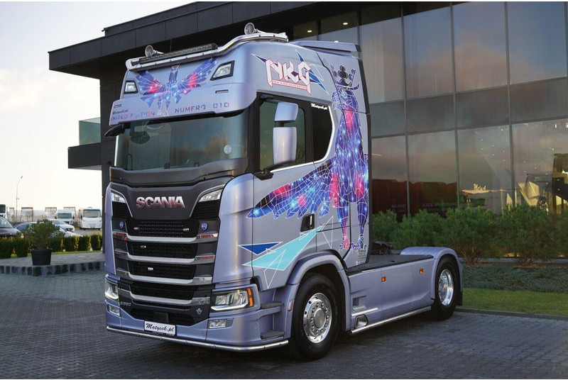 Scania S 580 / V8 / ORGINALNA EDYCJA LIMITED / NR 010 / RETARDER / I-PA - شاحنة جرار: صور 2 Scania S 580 / V8 / ORGINALNA EDYCJA LIMITED / NR 010 / RETARDER / I-PA - شاحنة جرار: صور 2