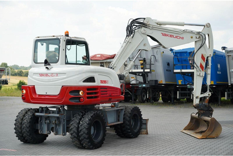 Takeuchi TB 295 W / KOPARKA KOŁOWA / 2016 ROK / PO KONTRAKCIE SERWISOWYM - حفارة على عجلات: صور 4 Takeuchi TB 295 W / KOPARKA KOŁOWA / 2016 ROK / PO KONTRAKCIE SERWISOWYM - حفارة على عجلات: صور 4