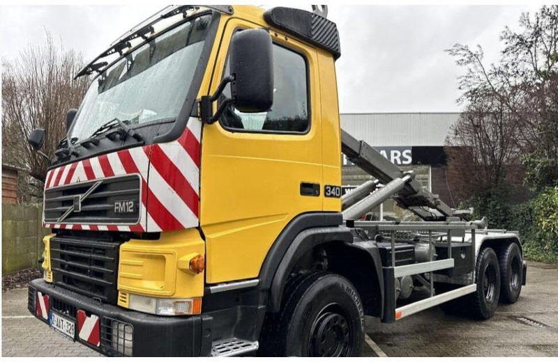 Volvo FM12 6x6 Hook lift - شاحنة ذات الخطاف: صور 1 Volvo FM12 6x6 Hook lift - شاحنة ذات الخطاف: صور 1