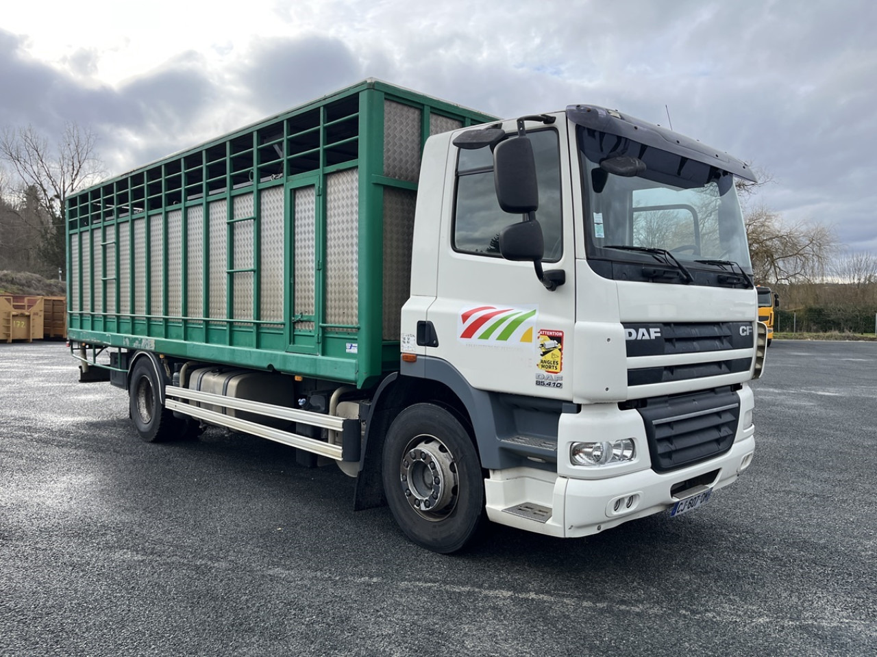 DAF CF410 - شاحنة نقل خيل: صور 2 DAF CF410 - شاحنة نقل خيل: صور 2