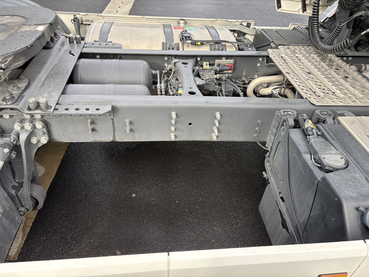 SCANIA R 460 A4x2NA - شاحنة جرار: صور 3 SCANIA R 460 A4x2NA - شاحنة جرار: صور 3