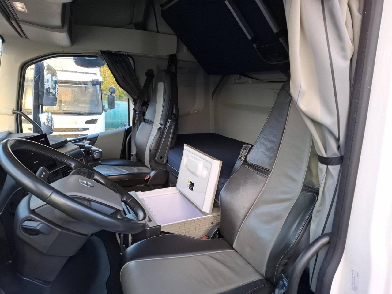 VOLVO VOLVO FH 500 - شاحنة جرار: صور 2 VOLVO VOLVO FH 500 - شاحنة جرار: صور 2