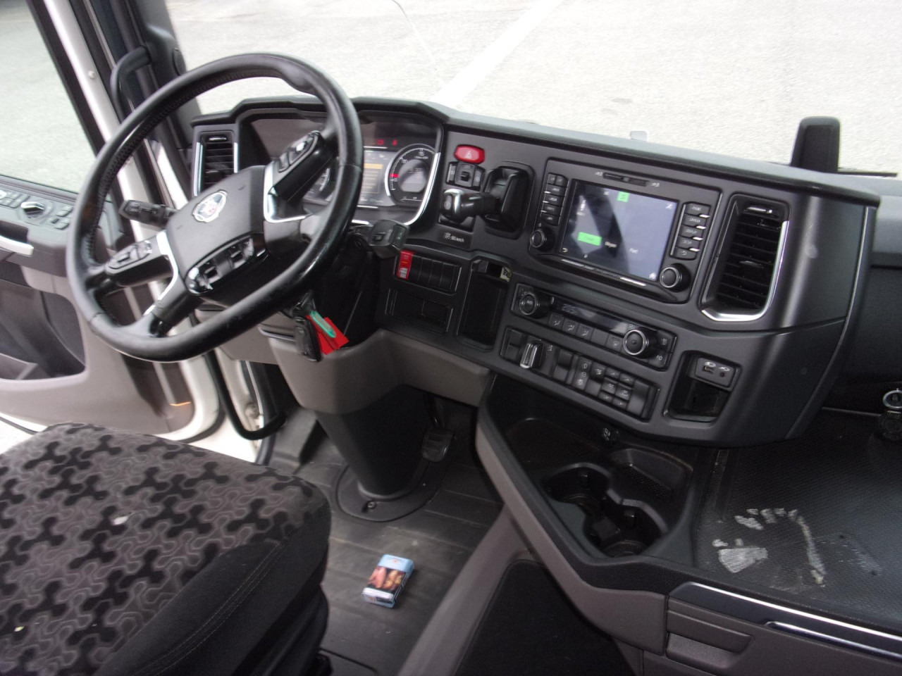 SCANIA R 410 A4x2NA - شاحنة جرار: صور 4 SCANIA R 410 A4x2NA - شاحنة جرار: صور 4